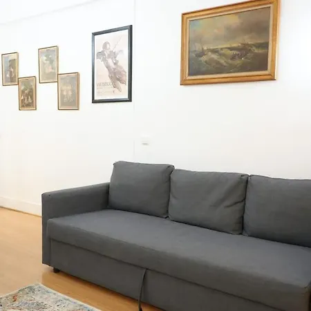Elegant Vintage With Balcony Opera Madeleine Apartmán