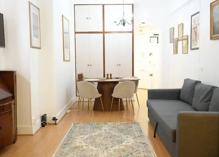 דירה Elegant Vintage With Balcony Opera Madeleine פריז