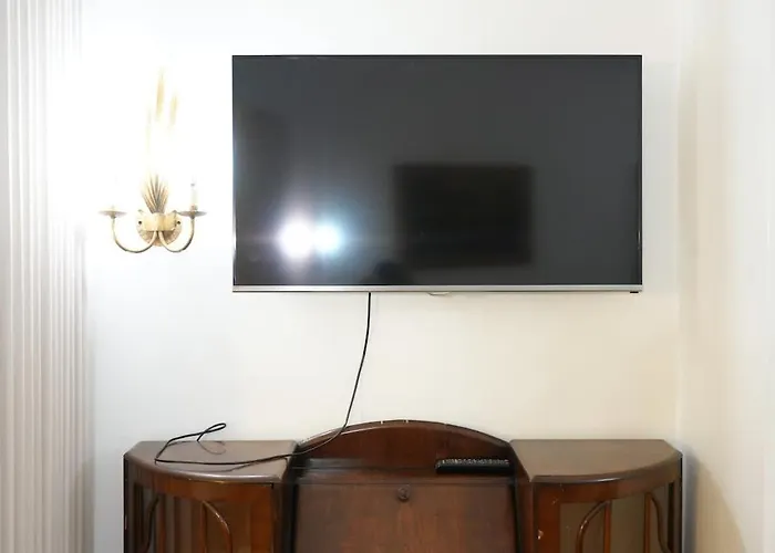 Elegant Vintage With Balcony Opera Madeleine פריז