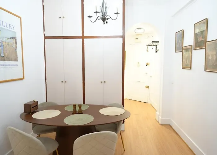 Elegant Vintage With Balcony Opera Madeleine