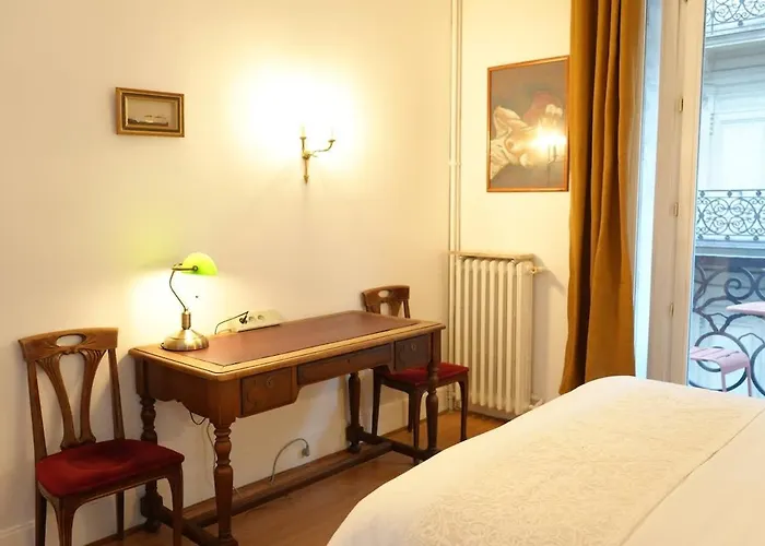 Elegant Vintage With Balcony Opera Madeleine *